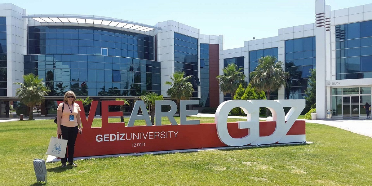 Glocalisation Of Professional Development In Elt Yakin Dogu Ilkokulu