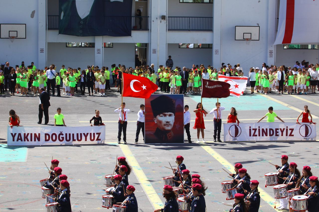 Yakin Dogu Ilkokulunda Gorkemli 23 Nisan Kutlamasi Yakin Dogu Ilkokulu